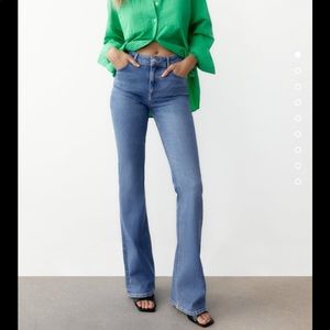 Darling ZARA 70's flare, 70's wash jeans. So flattering with high waist. Size 2.